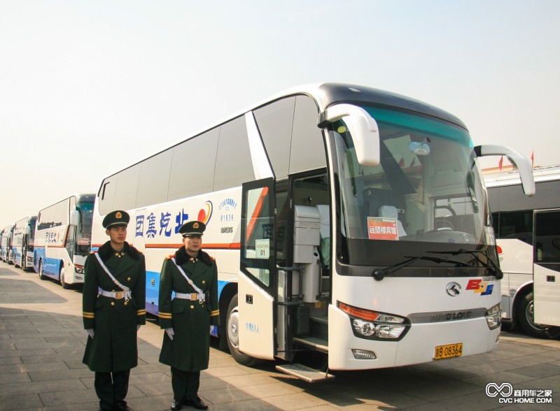 龍威服務(wù)兩會顯“國車”風范 商用車之家