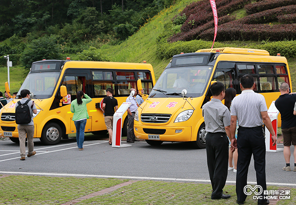 安凱高品質(zhì)校車引發(fā)關注.png