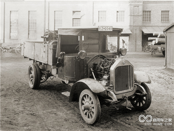 1924年，曼恩第一輛柴油直噴發(fā)動機卡車誕生。.jpg